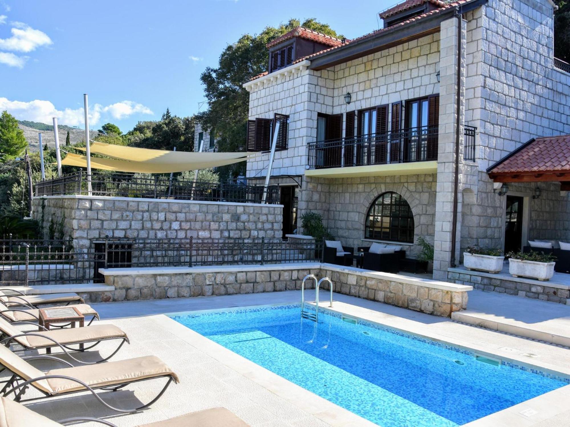 Beautiful With Swimming Pool And Sea View *
